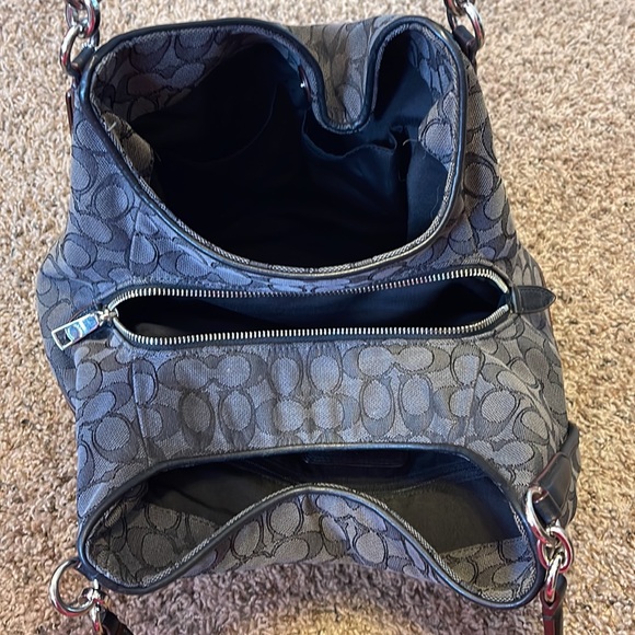 Coach signature shoulder bag - Picture 3 of 6
